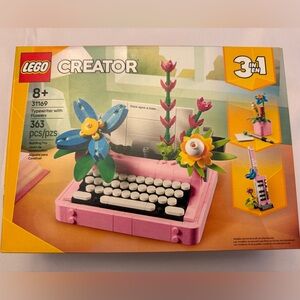 LEGO Creator 3 in 1 - Typewriter with Flowers